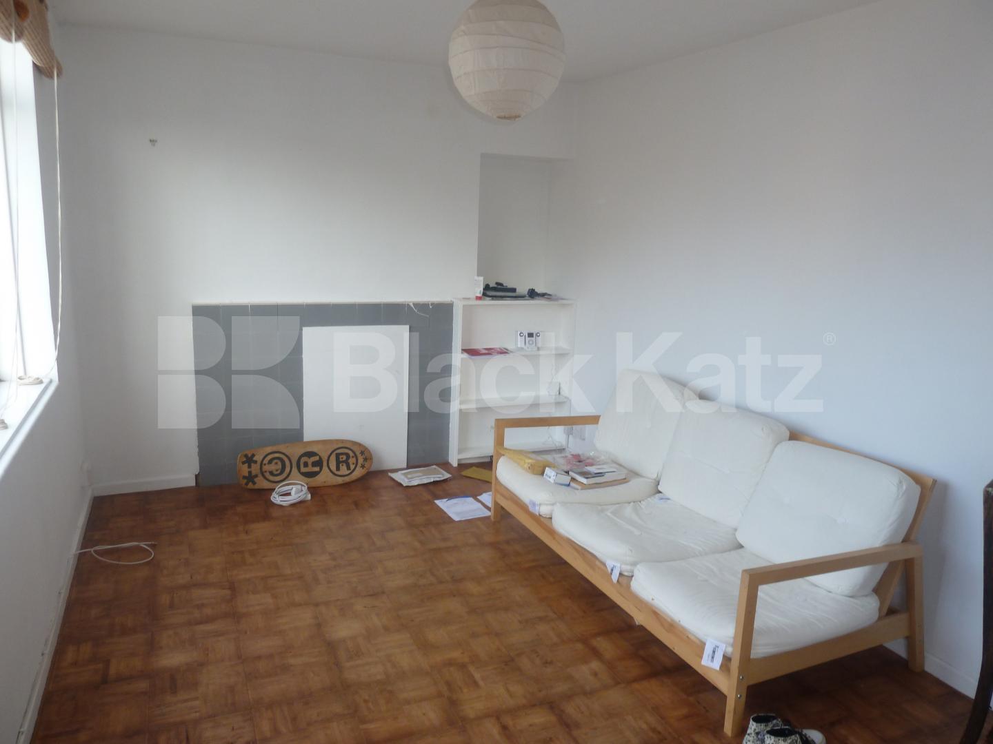 			1 Bedroom, 1 bath, 1 reception Apartment			 Old Church Road, STEPNEY GREEN